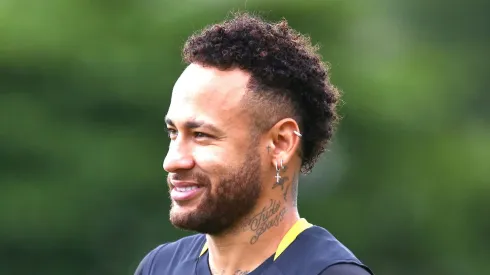 Neymar tem contrato até dezembro com o Santos.