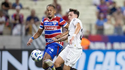 Santos x Fortaleza se enfrentam pelo Campeonato Brasileiro A 2025. Foto: Baggio Rodrigues/AGIF