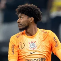 Hugo Souza se recupera de luxação no ombro e vira reforço do Corinthians contra o Grêmio