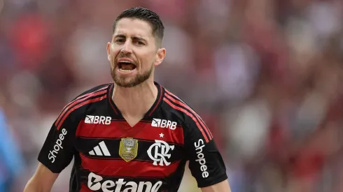 Jorginho jogador do Flamengo comemora seu gol durante partida contra o Palmeiras no estadio Maracana pelo campeonato Brasileiro A 2025. Foto: Thiago Ribeiro/AGIF