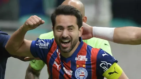 Everton Ribeiro jogador do Bahia comemora gol durante partida contra o Bragantino no estadio Arena Fonte Nova pelo campeonato Brasileiro A 2025. Foto: Jhony Pinho/AGIF