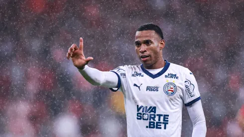 Jean Lucas jogador do Bahia comemora seu gol durante partida contra o Internacional no estádio Beira-Rio pelo campeonato Copa Libertadores 2025. Foto: Maxi Franzoi/AGIF