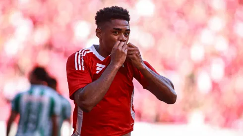 Victor Gabriel só terá situação definida no Internacional após o término da temporada.