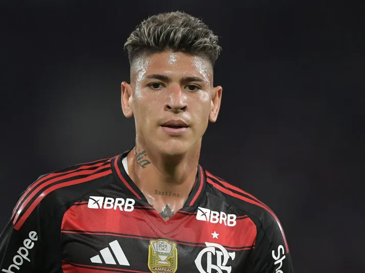 Carrascal tem estiramento na costela e preocupa o Flamengo