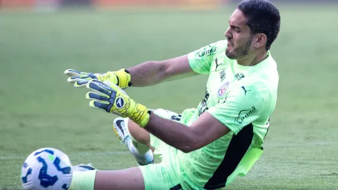 Ronaldo goleiro do Bahia durante partida contra o Sport no estadio Ilha do Retiro pelo campeonato Brasileiro A 2025. Foto: Rafael Vieira/AGIF