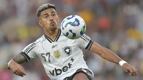 RJ – RIO DE JANEIRO – 28/09/2025 – BRASILEIRO A 2025, FLUMINENSE X BOTAFOGO – David Ricardo jogador do Botafogo durante partida contra o Fluminense no estadio Maracana pelo campeonato Brasileiro A 2025. Foto: Thiago Ribeiro/AGIF