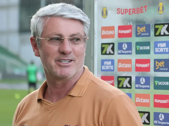 Athletico-PR anuncia promoção para últimos jogos em casa após apelo de Odair