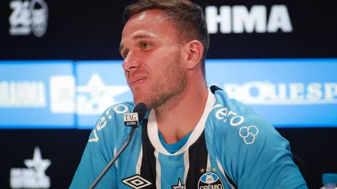 RS – PORTO ALEGRE – 29/08/2025 – GREMIO, COLETIVA DE APRESENTACAO DE ARTHUR – Arthur jogador do Gremio durante em coletiva de imprensa realizada no Arena do Gremio. Foto: Maxi Franzoi/AGIF
