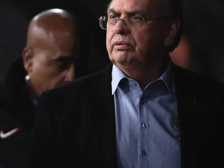 Corinthians estuda fazer empréstimo de R$ 100 milhões