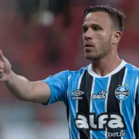 Arthur contratado pelo Corinthians é sugerido pela torcida após atuação do volante na Neo Química pelo Grêmio