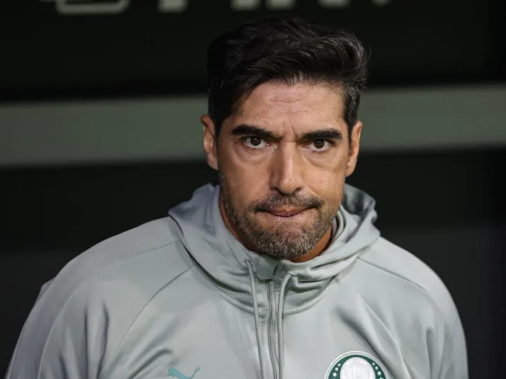 Abel Ferreira critica convocação de Vitor Roque e Flaco López