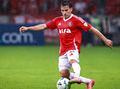 Bernabei cai de rendimento e é cobrado no Internacional