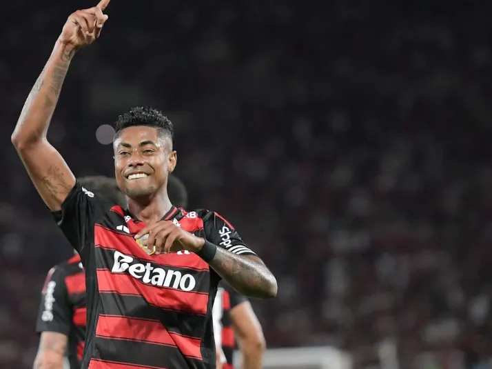 Bruno Henrique deve começar de titular em Flamengo x Santos