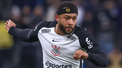 Memphis Depay jogador do Corinthians durante partida contra o Palmeiras no estádio Arena Corinthians pelo campeonato Copa Do Brasil 2025. Foto: Marcello Zambrana/AGIF