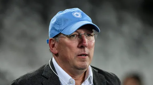 RJ – RIO DE JANEIRO – 18/04/2024 – BRASILEIRO A 2024, BOTAFOGO X ATLETICO-GO – John Textor presidente da SAF do Botafogo durante partida contra o Atletico-GO no estadio Engenhao pelo campeonato Brasileiro A 2024. Foto: Thiago Ribeiro/AGIF