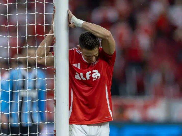 Rafael Borré deixa campo sem brilho, e Internacional cede empate ao Bahia no fim