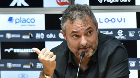 SP – SANTOS – 25/06/2025 – SANTOS, APRESENTACAO – Coletiva de imprensa do novo Diretor Executivo de Futebol do Santos FC, Alexandre Mattos. Foto: Jota Erre/AGIF