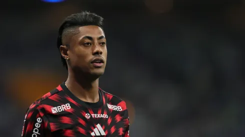 Bruno Henrique jogador do Flamengo durante aquecimento antes da partida contra o Cruzeiro no estadio Mineirão pelo campeonato Brasileiro A 2025. Foto: Gilson Lobo/AGIF