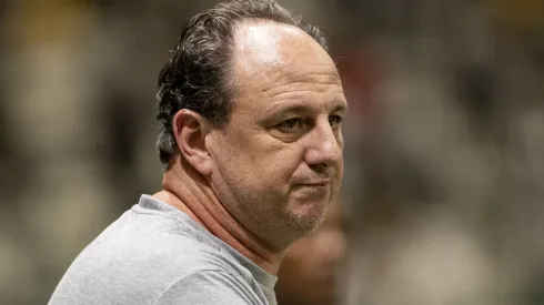 MG – BELO HORIZONTE – 05/11/2025 – BRASILEIRO A 2025, ATLETICO-MG X BAHIA – Rogerio Ceni tecnico do Bahia durante partida contra o Atletico-MG no estadio Arena MRV pelo campeonato Brasileiro A 2025. Foto: Fernando Moreno/AGIF