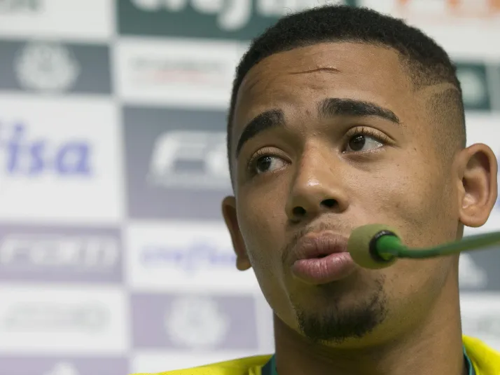 Gabriel Jesus afirma que o Palmeiras está acima do Corinthians