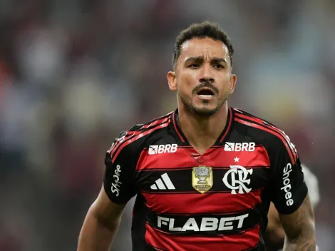 Flamengo decide trazer Alex Sandro e Danilo em voo comercial