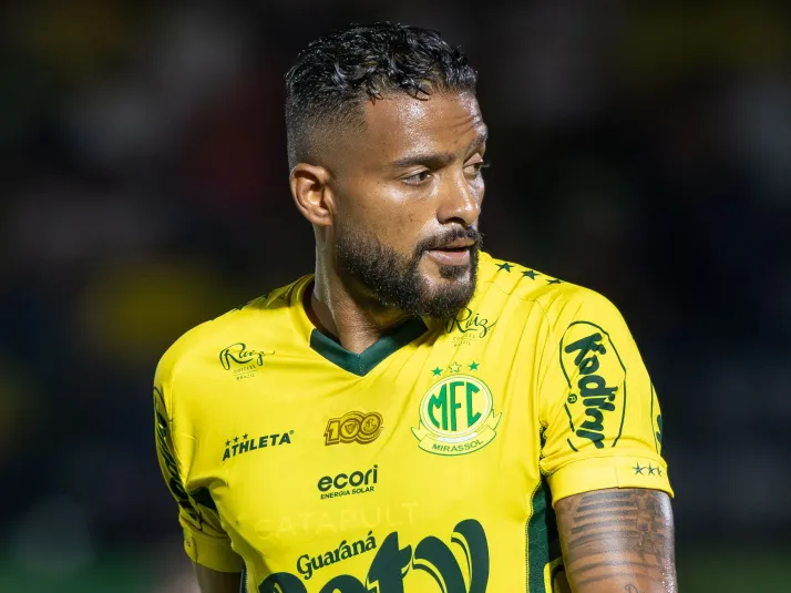 Fluminense sonda situação de Reinaldo, destaque do Mirassol, para 2026