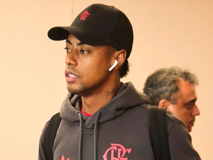 Bruno Henrique se emociona com acolhimento da torcida em Recife