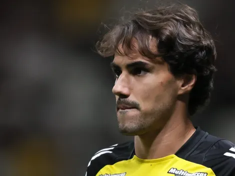Igor Gomes pede desculpas para torcida do Atlético-MG após vermelho