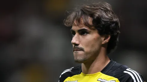 Igor Gomes se desculpa por expulsão em Bragantino x Atlético-MG