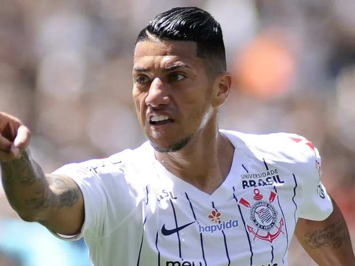 Ralf, ex-Corinthians, deixa o Vila Nova e busca um novo clube para 2026