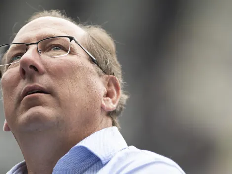 Textor é avisado que alvo do Botafogo, Jhohan Romaña, recebe oferta do Oriente Médio