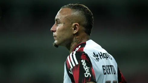 Everton Cebolinha jogador do Flamengo durante a partida contra o Sport na Arena de Pernambuco, pelo Campeonato Brasileiro A 2025. Foto: Marlon Costa/AGIF
