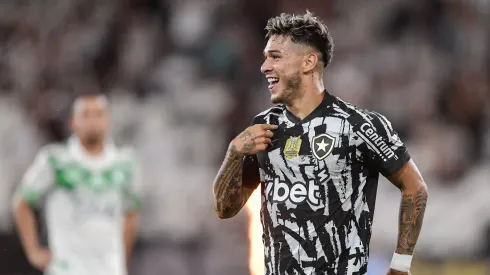 Mateo Ponte jogador do Botafogo durante partida contra o Juventude no estádio Engenhão pelo campeonato Brasileiro A 2025. Foto: Thiago Ribeiro/AGIF