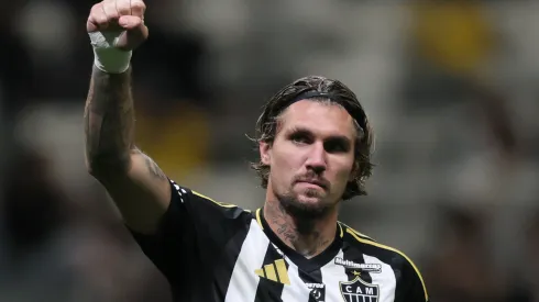 Lyanco durante confronto contra o Mirassol no Campeonato Brasileiro de 2025.