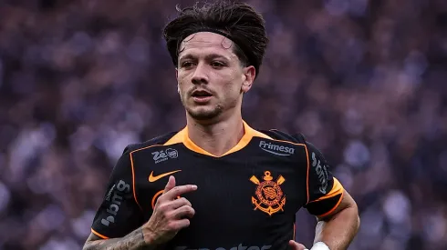 Rodrigo Garro durante confronto contra o Ceará no Campeonato Brasileiro de 2025.