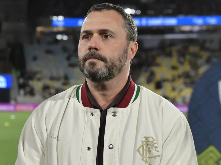 Athletico-PR avisa Mário Bittencourt e mira Fuentes, do Fluminense