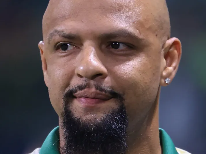 Felipe Melo critica elenco do Vasco por reclamações de Diniz