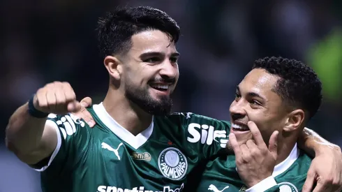 Dupla Flaco Roque comemora gol pelo Palmeiras