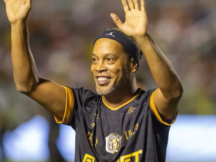 Ronaldinho manda recado para o Flamengo antes de final da Libertadores
