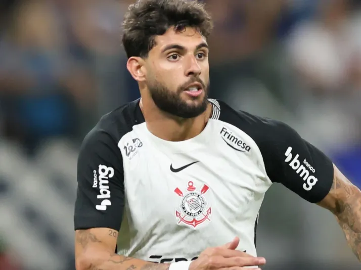 Yuri Alberto treina e espera exames no Corinthians