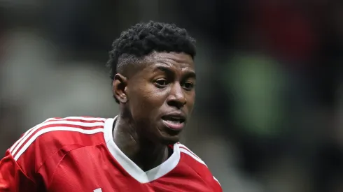 Vitão tem futuro incerto no Internacional.