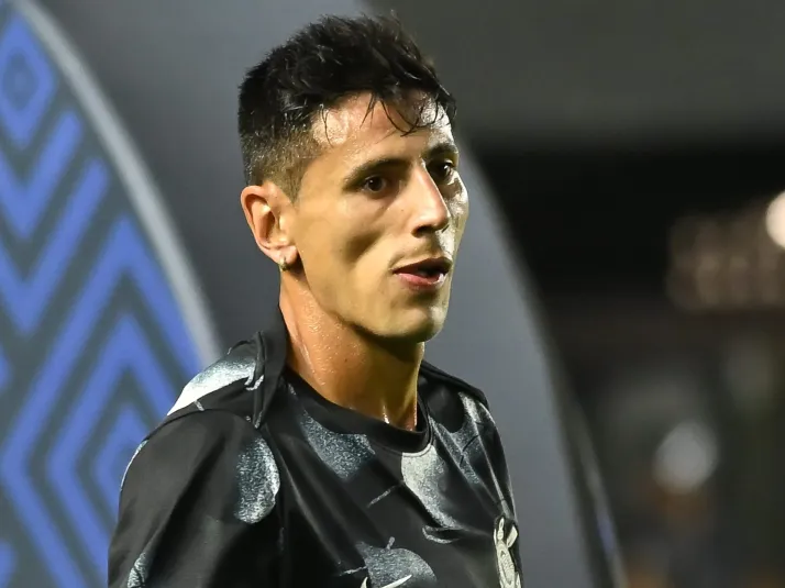 Corinthians aguarda para retomar conversas envolvendo a renovação de Angileri
