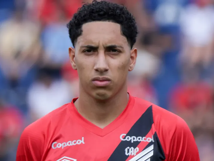 Felipinho, do Athletico-PR, entra na mira do Botafogo