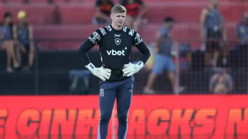 Raul goleiro do Botafogo durante a partida entre Sport e Botafogo no Estadio da Ilha do Retiro em Recife (PE), pelo campeonato brasileiro Serie A. Foto: Marlon Costa/AGIF