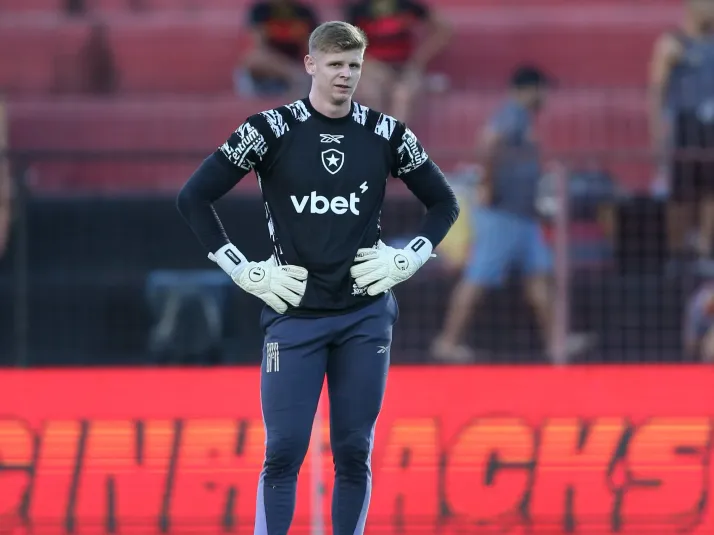 Botafogo prepara novidade contra Cruzeiro e já sabe quando pode contar com Alexander Barboza