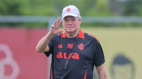 Abel Braga em treino do Internacional. Foto: Ricardo Duarte/Internacional