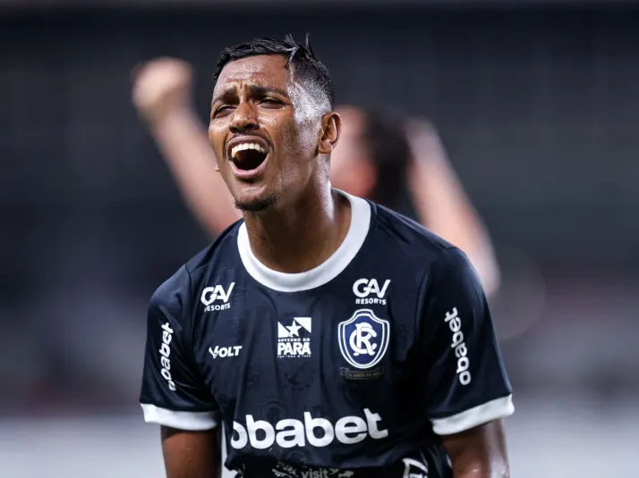 Transfer ban afasta Corinthians de Pedro Rocha