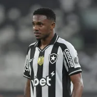 Botafogo toma decisão e encaminha saída de Jeffinho para o exterior em 2026