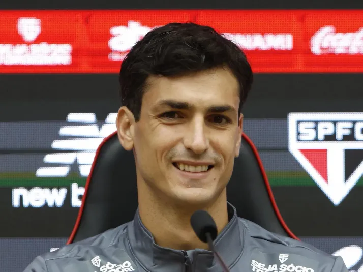 Young pode acompanhar Dinenno e deixar o São Paulo