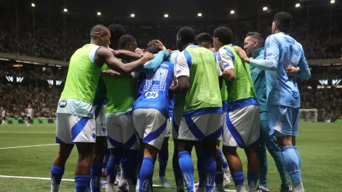 Kaio Jorge jogador do Cruzeiro comemora seu gol durante partida contra o Atletico-MG no estadio Arena MRV pelo campeonato Copa Do Brasil 2025. Foto: Gilson Lobo/AGIF